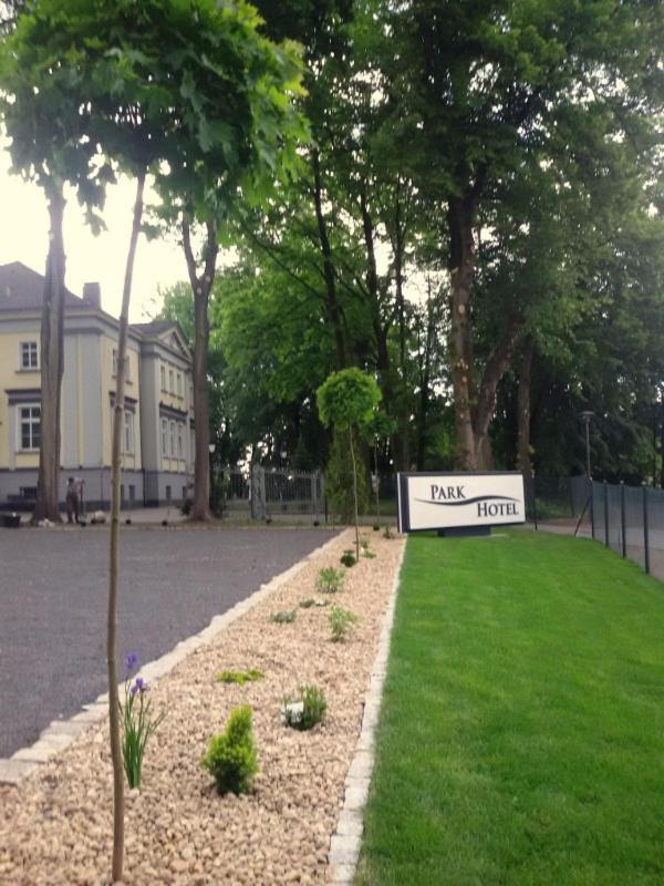 Park Hotel Dobrodzien 외부 사진